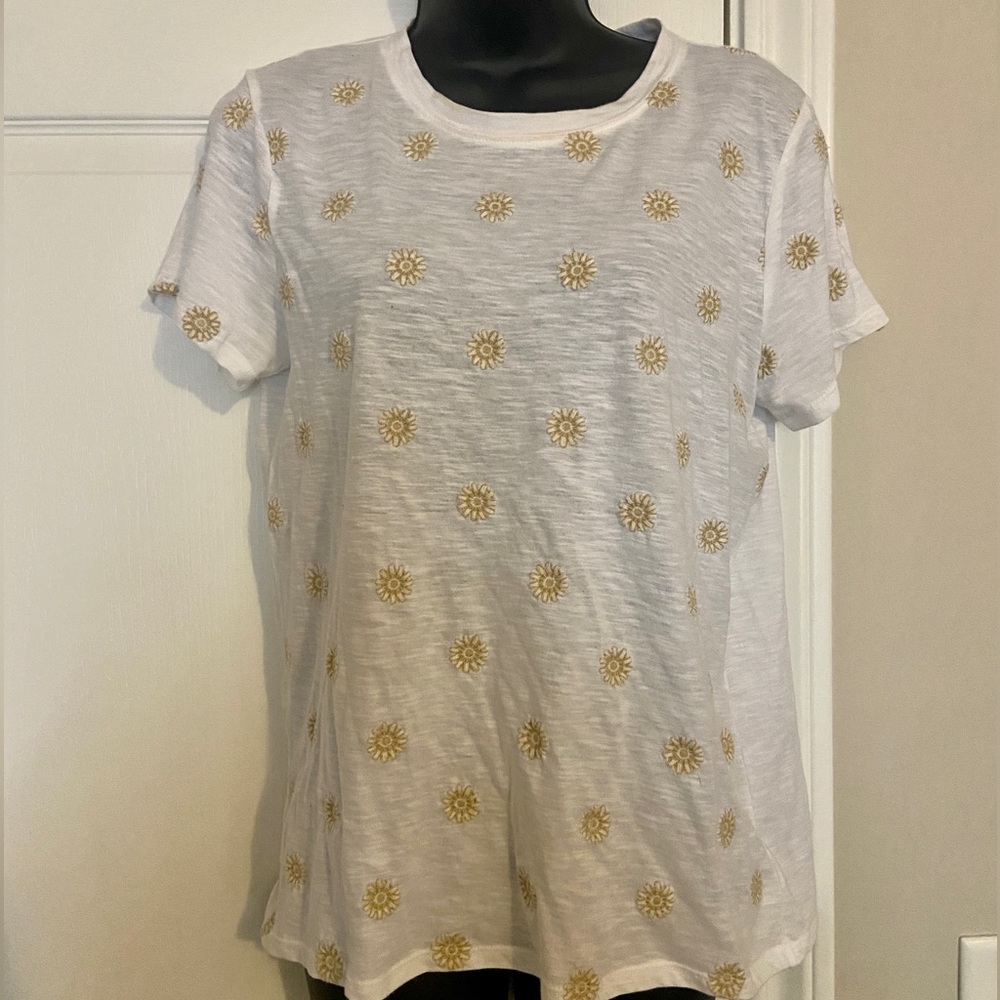 Lucky Brand Tee with Embroidered Sunflowers 🌻